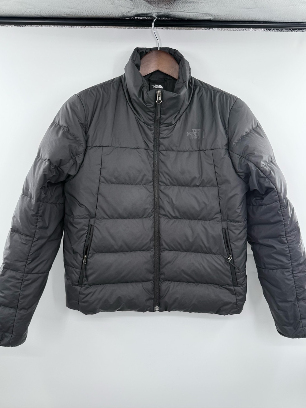 The North Face Women’s Medium Black Down Puffer Jacket Full Zip NF0A4P6L